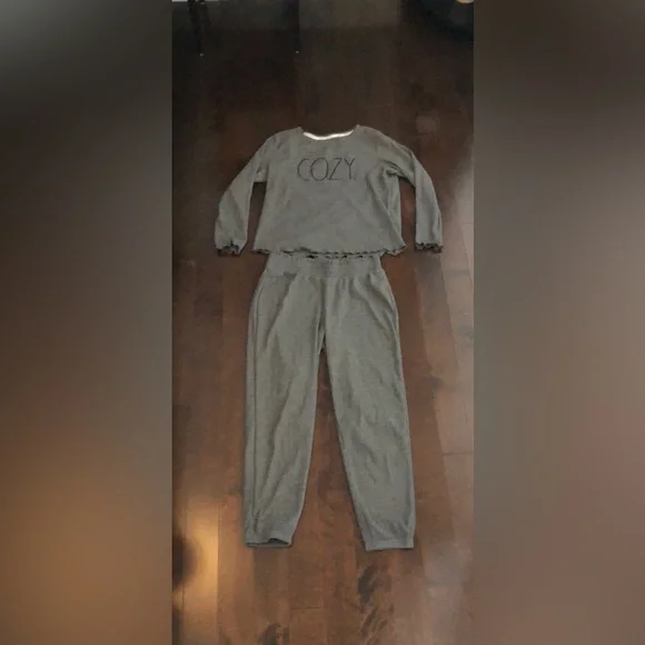 Pyjama - Picture 4 of 6